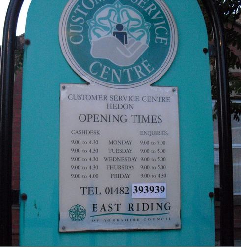 customer service centre sign cu