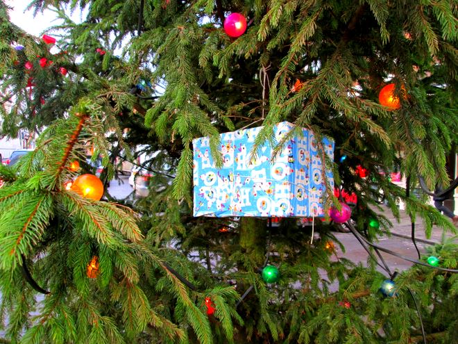 christmas tree present