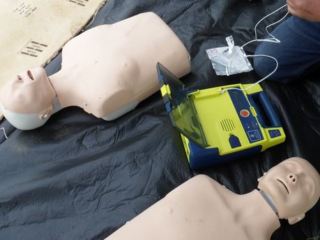 defibrillator demonstration