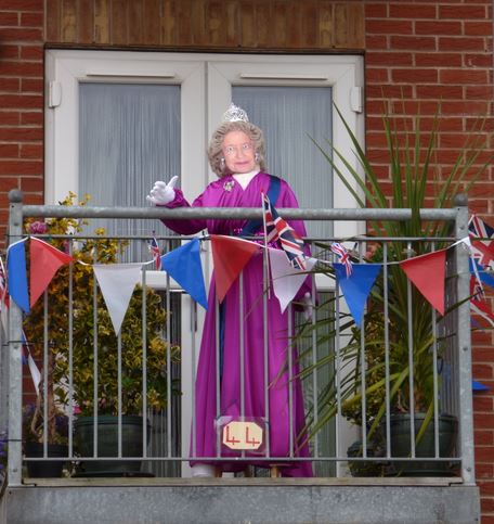 the queen scarecrow holderness grange