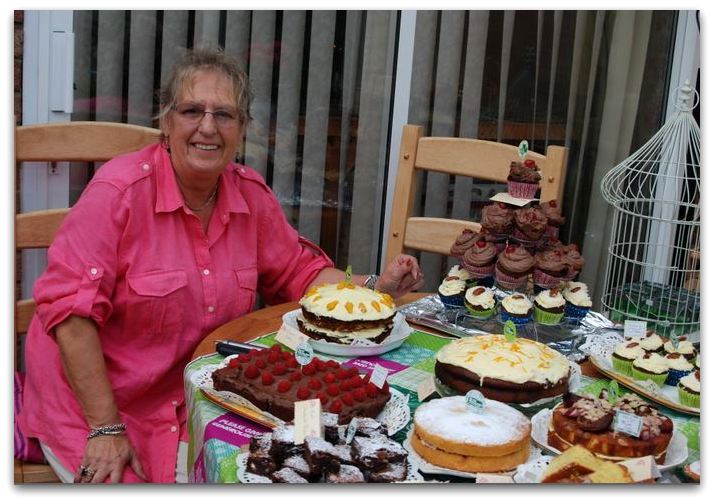 hilary macdonald and cakes