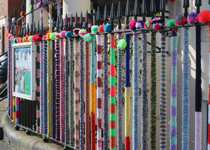 yarn bombed railings 2 e1457523029986