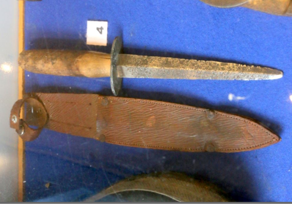 knife charlie mason commando1