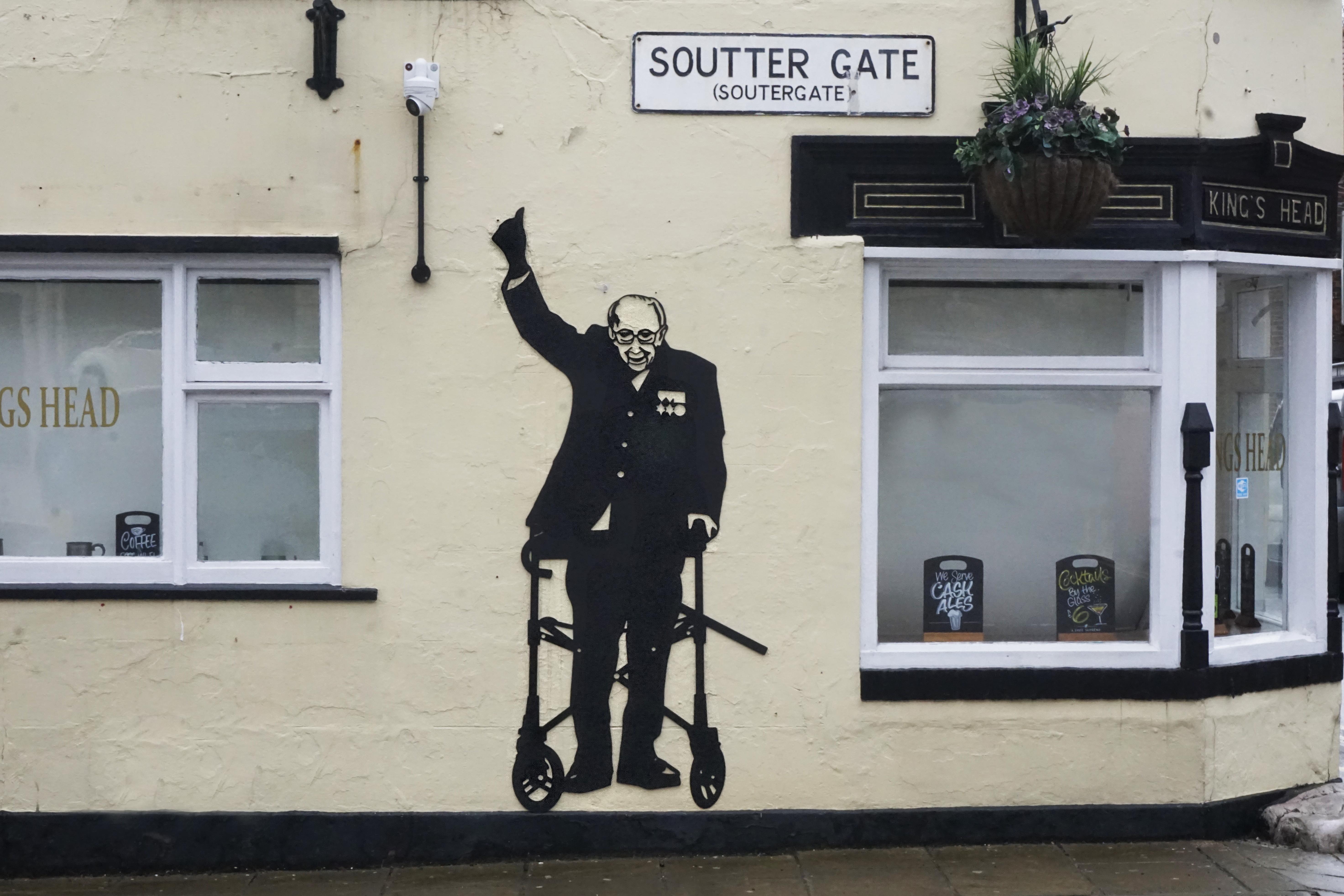 Captain Tom Kings Head