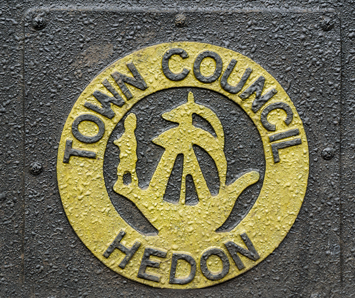 Hedon town council logo bin