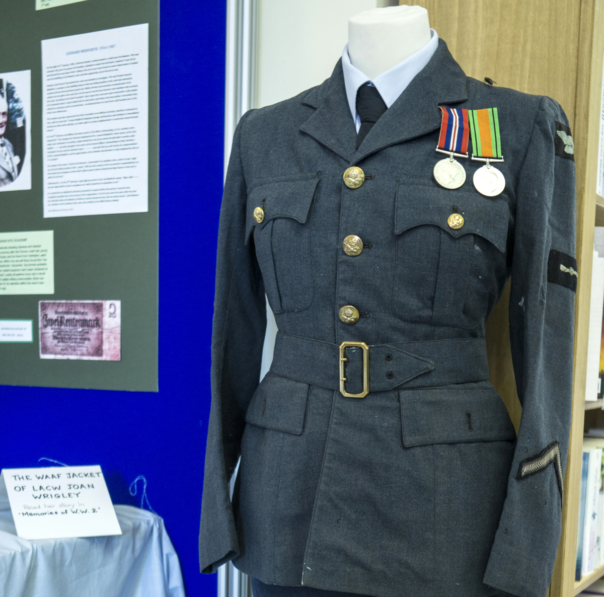 Spot the Differnce WAAF jacket Museum Original