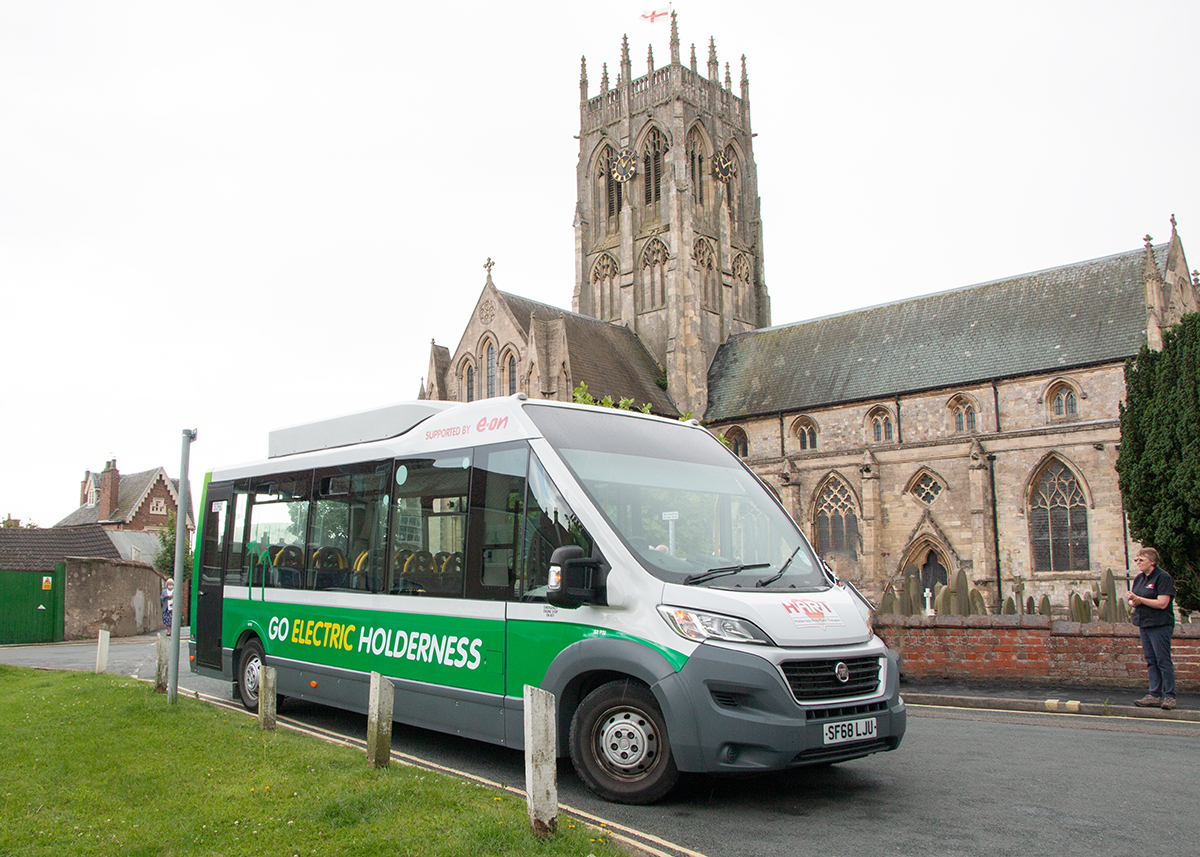 Hedon Town Bus No 84 church web