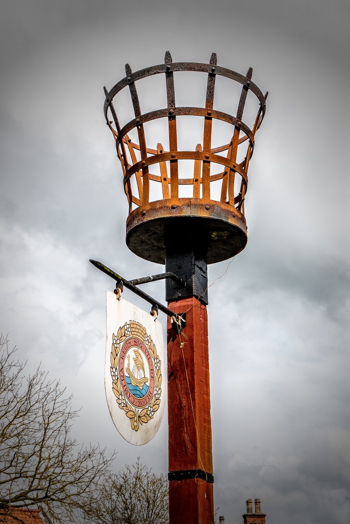 Image of the Hedon Beacon looking quite rusty.