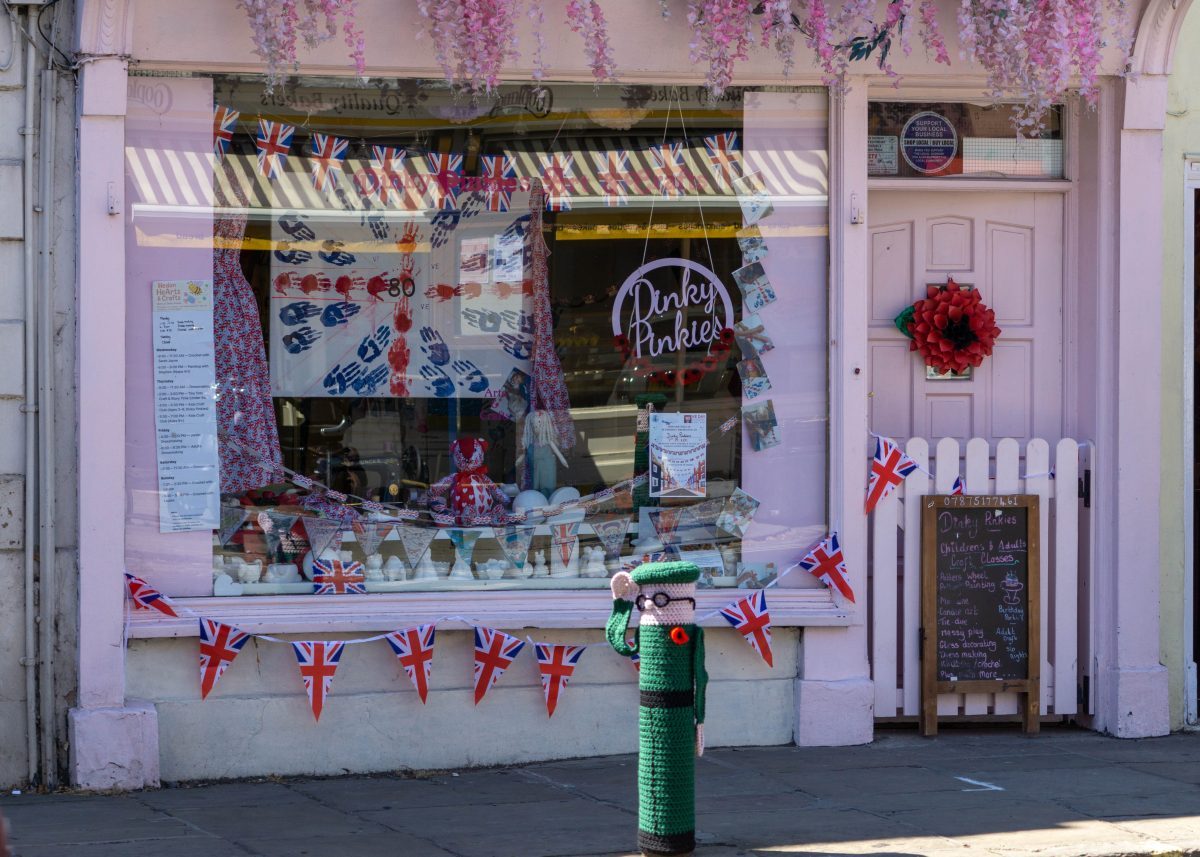 Soldier Posts Yarn Bombing Hedon 4 Dinky Pinkies
